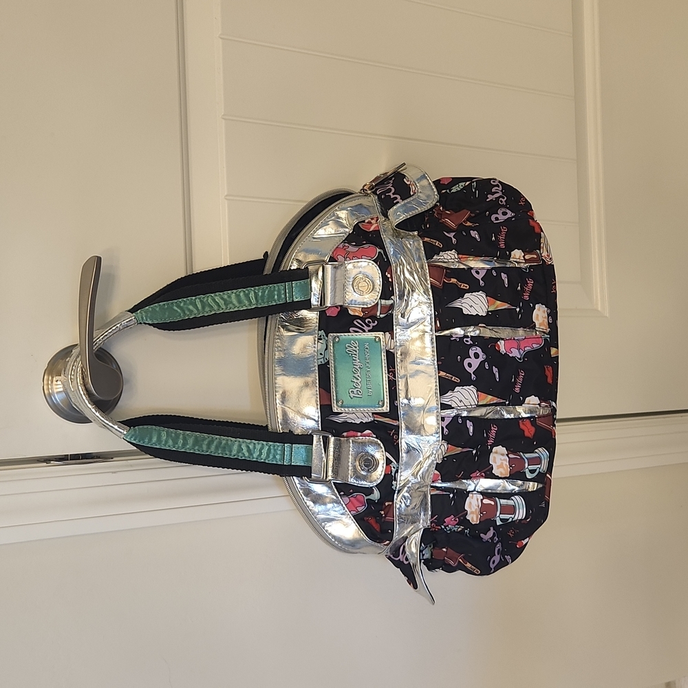 Betseyville Dessert Purse